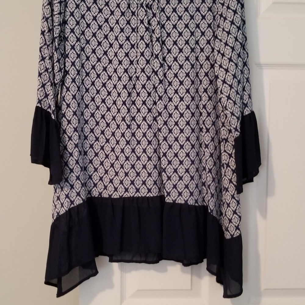 Top - Picture 2 of 6